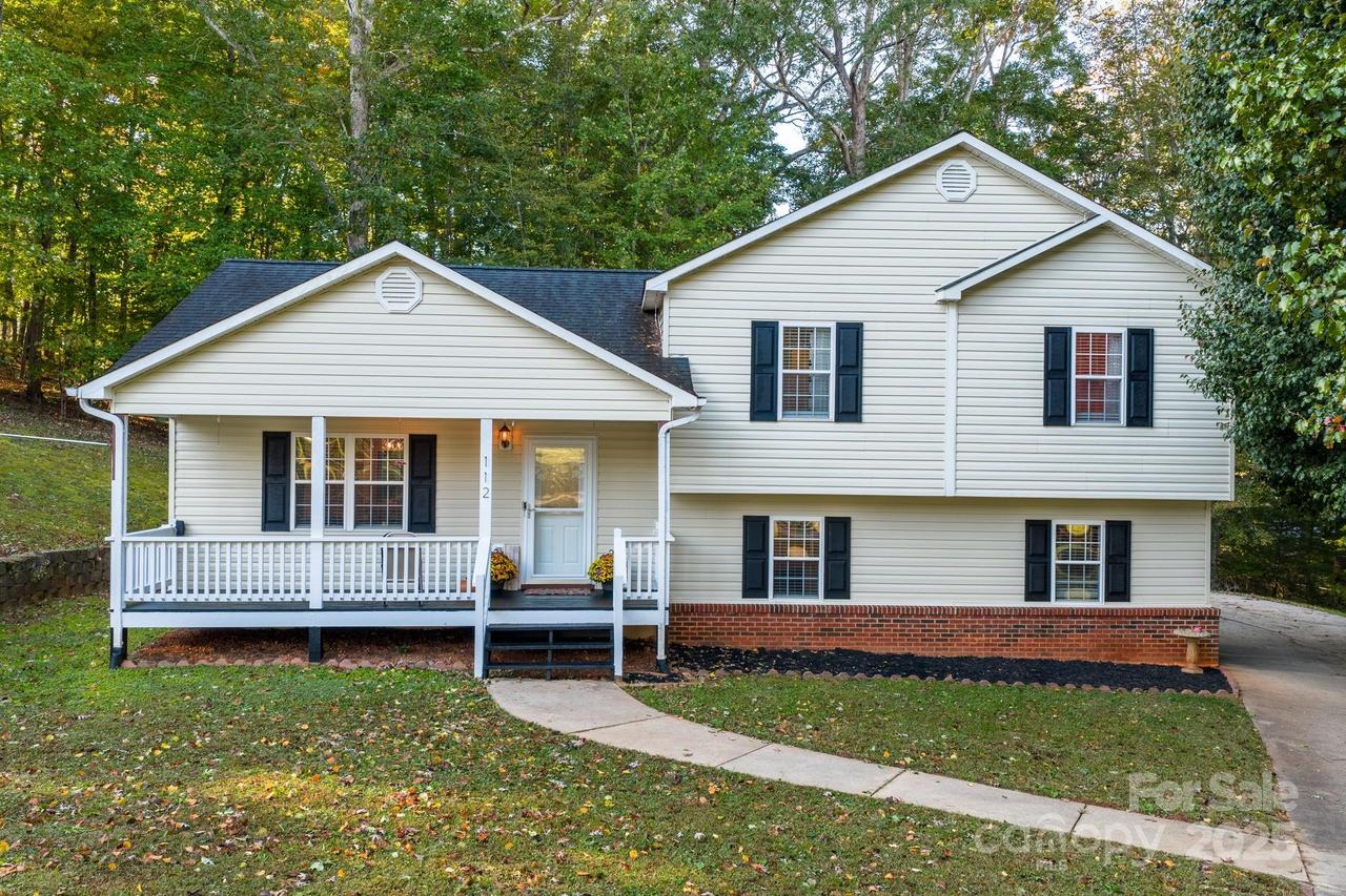 112 Surrey Dr., Morganton, NC 28655