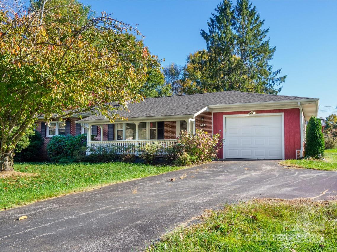 203 Oak Grove Rd., East Flat Rock, NC 28726