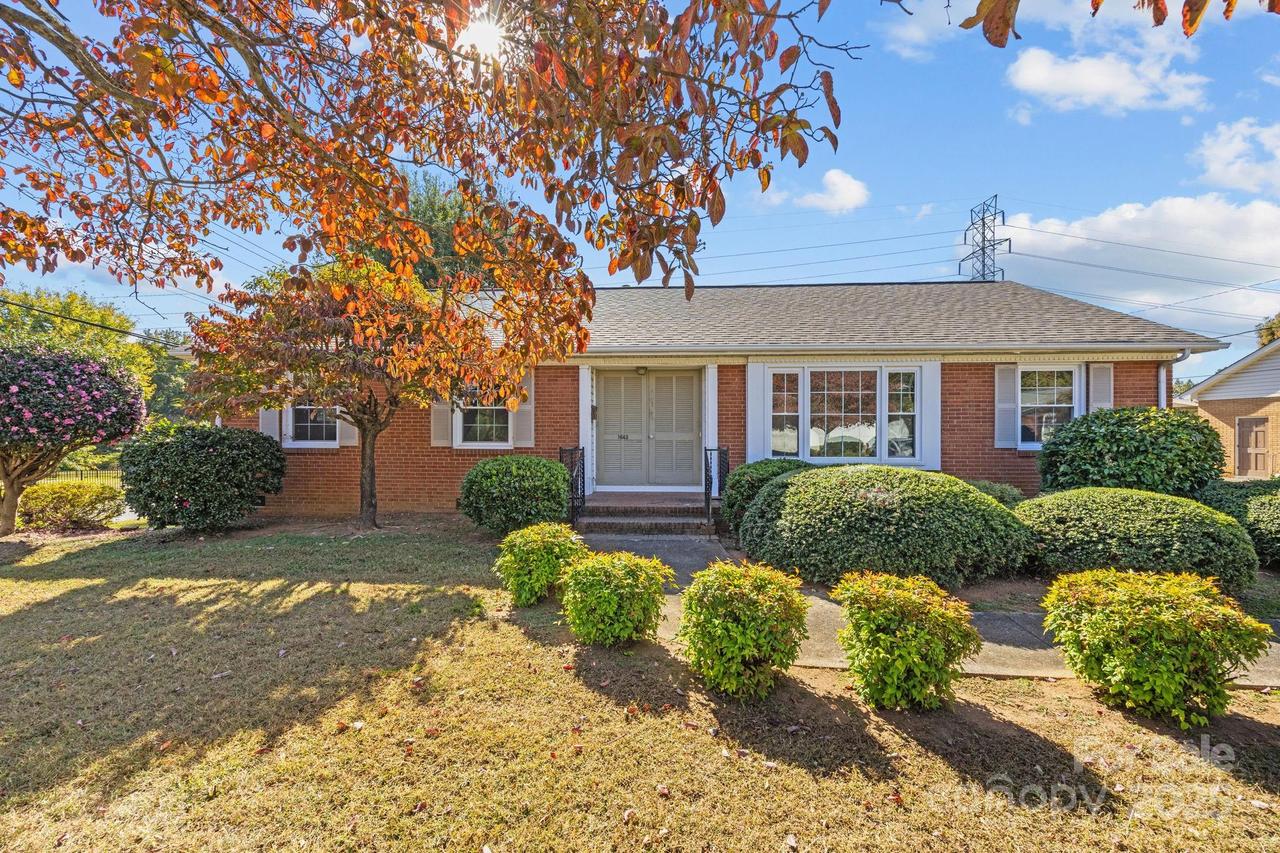1643 Laurel Ln., Gastonia, NC 28054