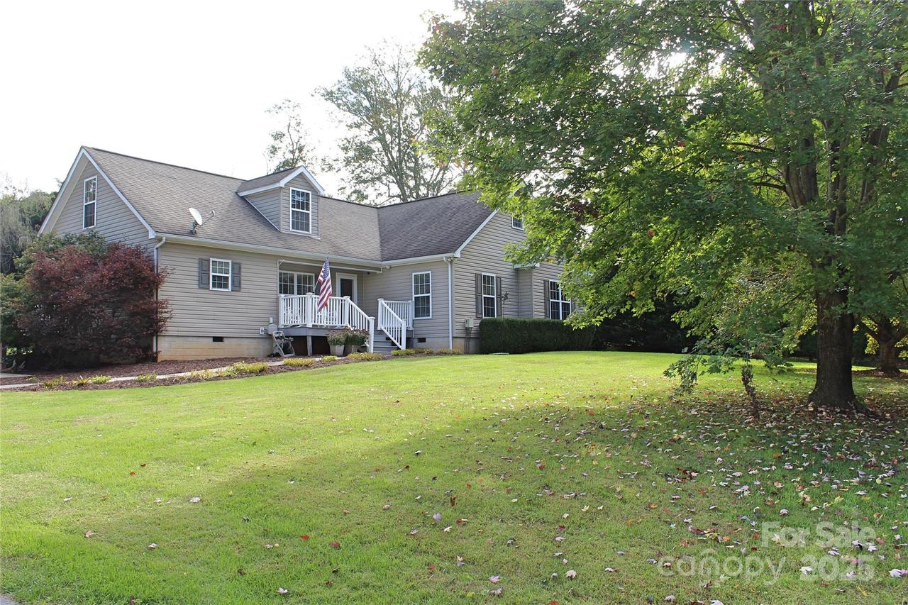 38 Char Kimber Ln., Canton, NC 28716