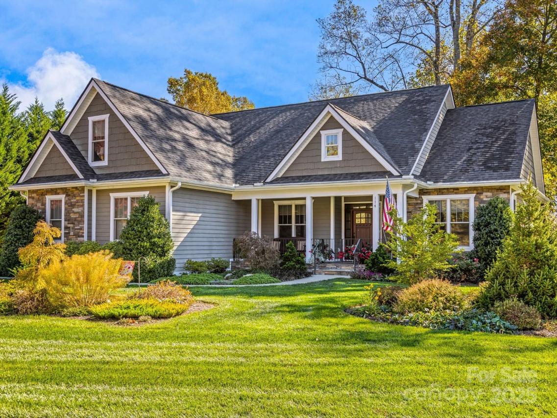 114 Linda Ann Dr., Flat Rock, NC 28731