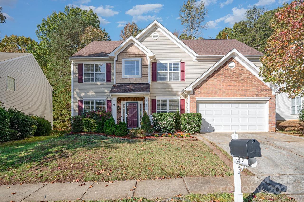 9819 Jeanette Cir., Charlotte, NC 28213