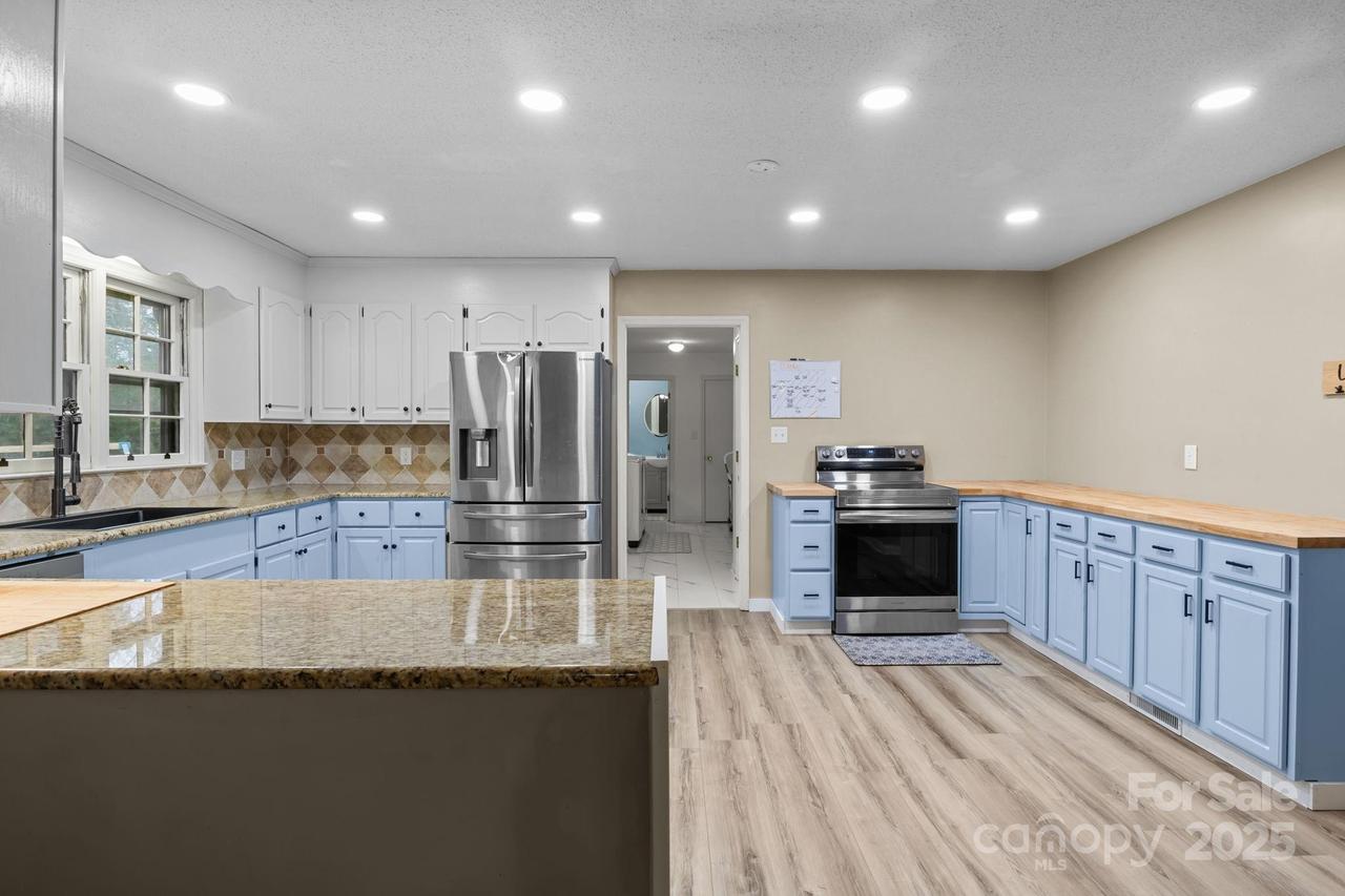 153 Larue Cir., Statesville, NC 28625