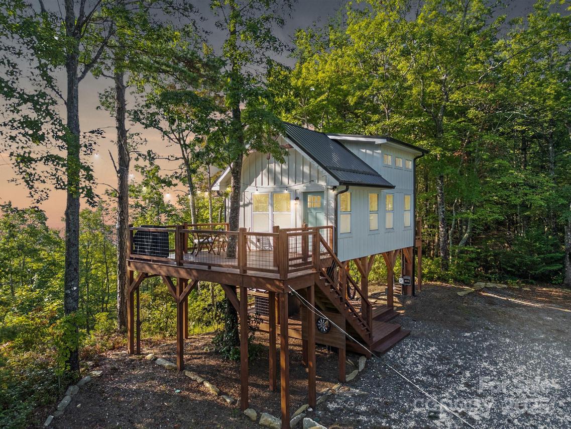 800 Old Cherryfield Rd., Rosman, NC 28772