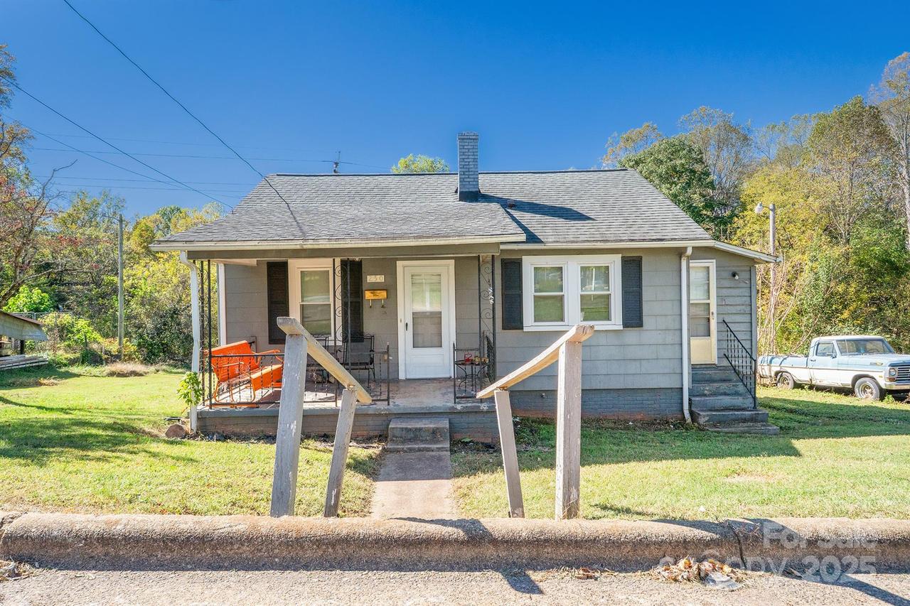 250 S Caldwell Ave., Newton, NC 28658