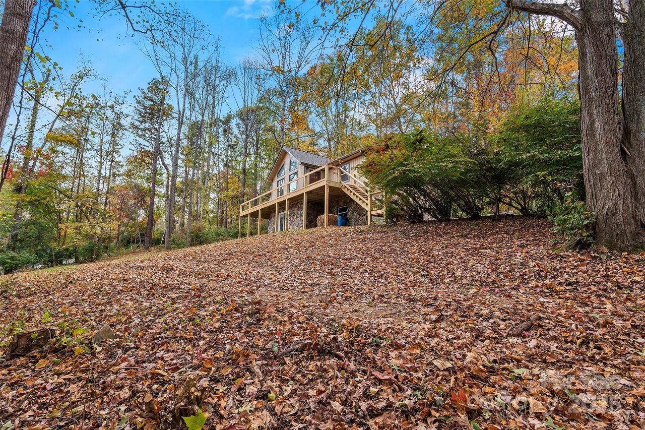 201 Cedarview Dr., Asheville, NC 28803