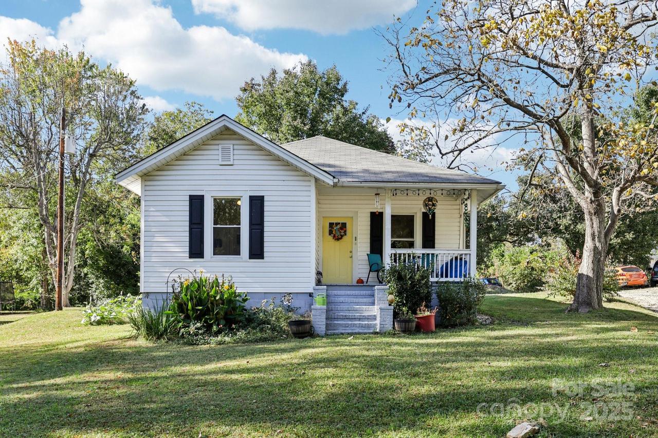 1053 West Cir., Gastonia, NC 28054