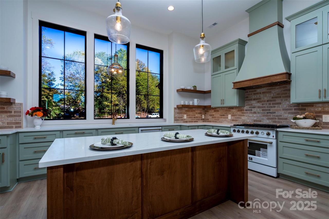 260 Broken Arrow Dr., Statesville, NC 28677