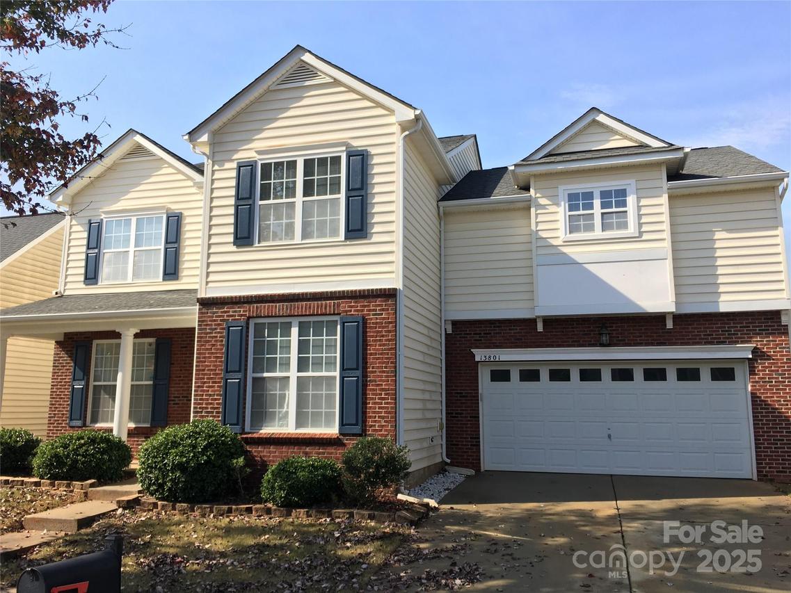 13801 Holly Stream Dr., Huntersville, NC 28078
