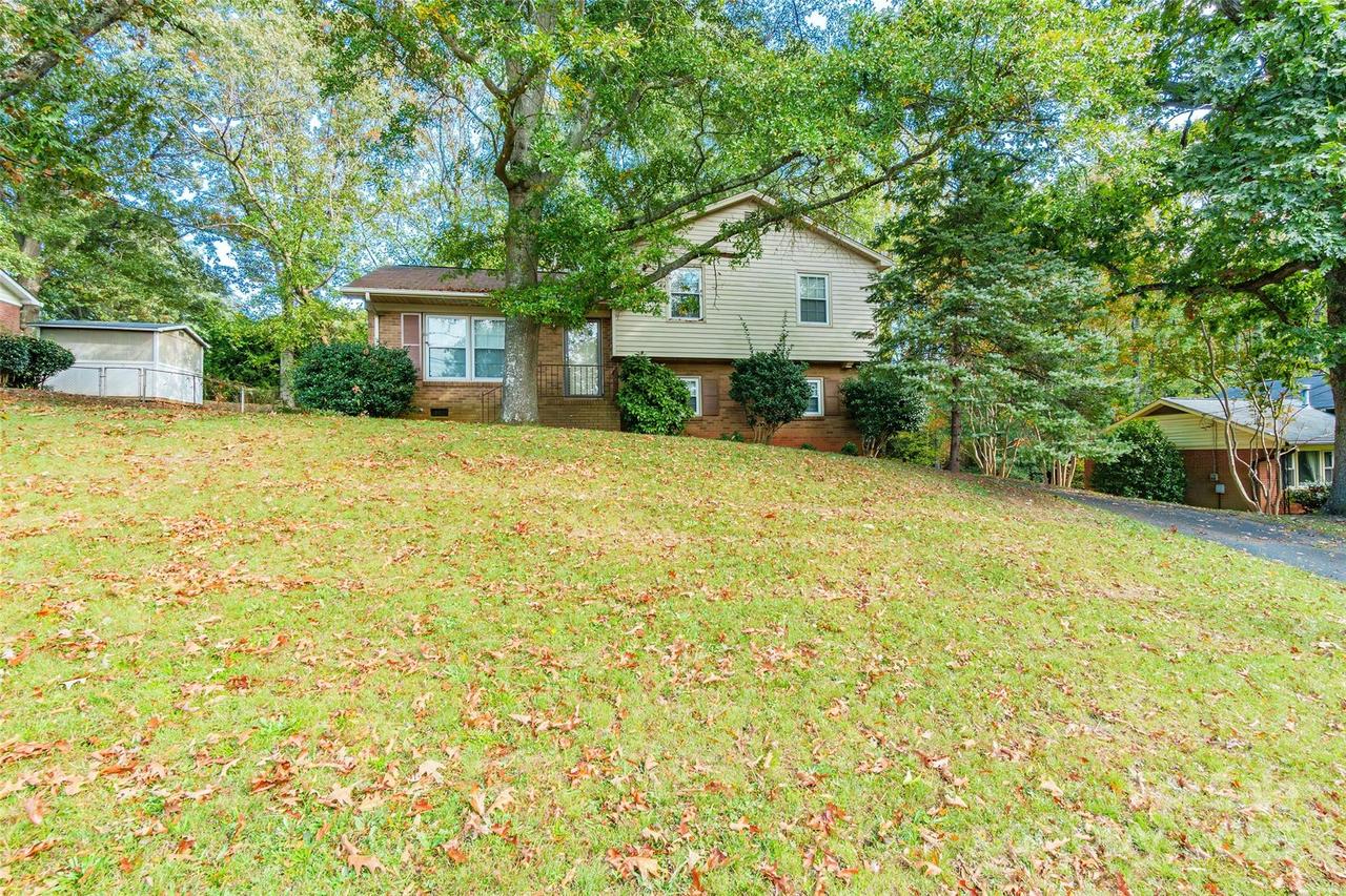 1874 Ballard Dr., Gastonia, NC 28054