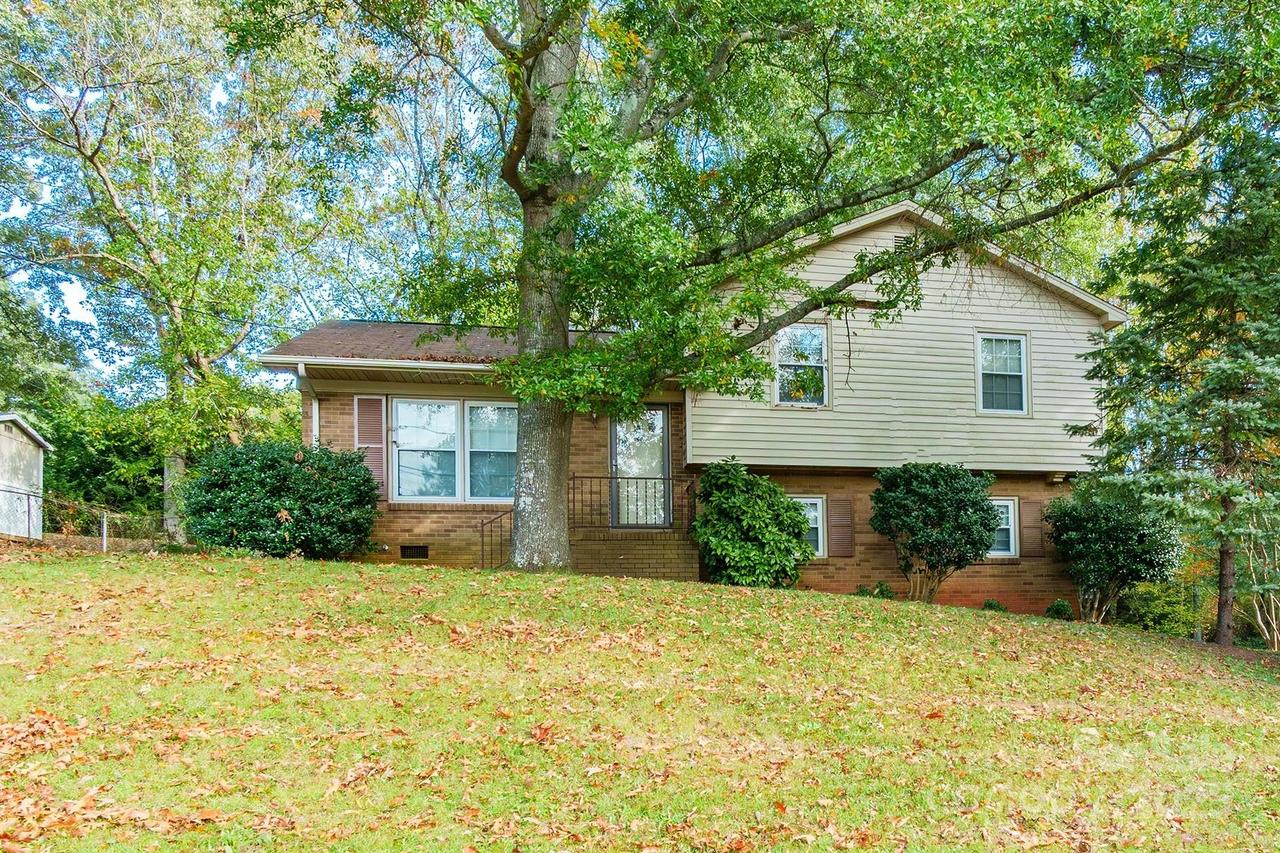 1874 Ballard Dr., Gastonia, NC 28054