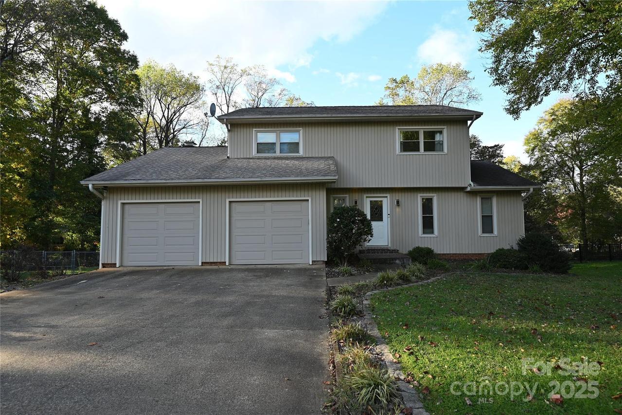 607 Rock Barn Rd., Conover, NC 28613