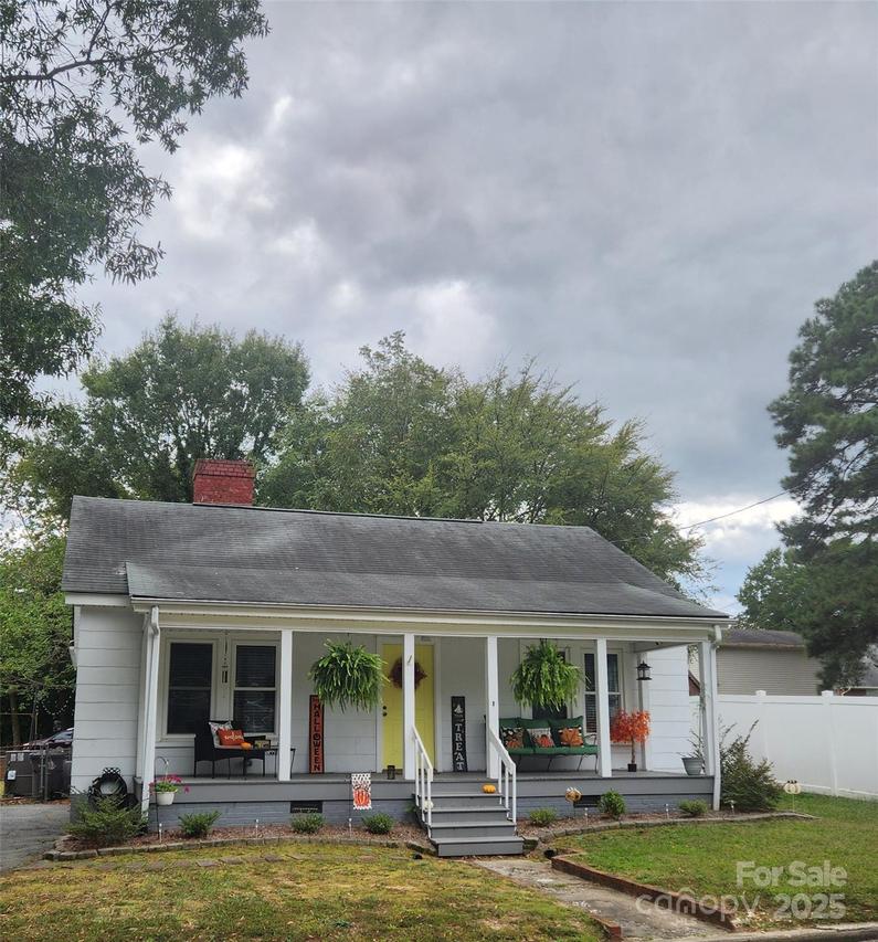 202 Milton L Taylor St., Kannapolis, NC 28083