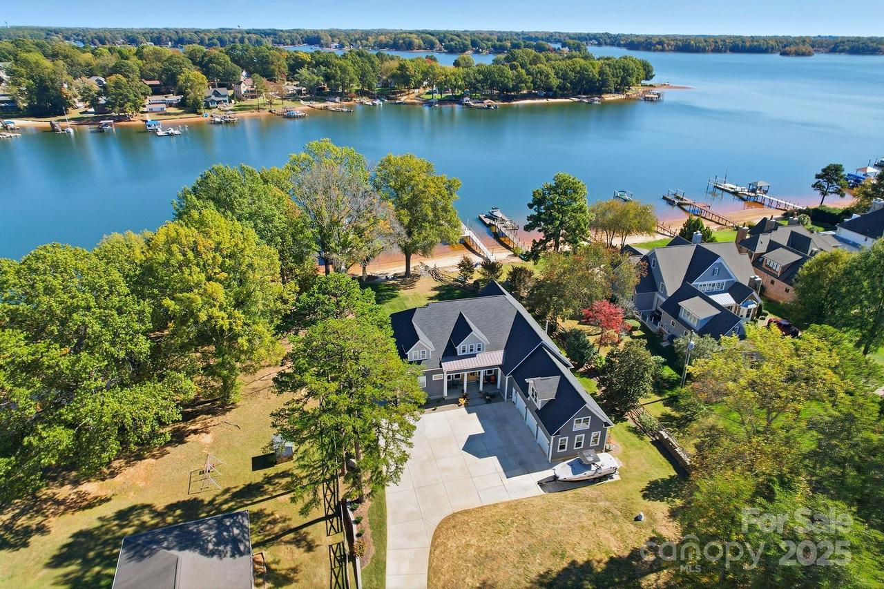 541 Isle Of Pines Rd., Mooresville, NC 28117