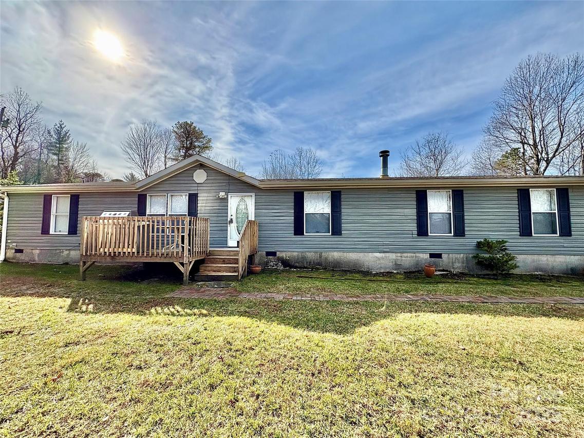 2053 Nancy Mountain Rd., Rosman, NC 28772