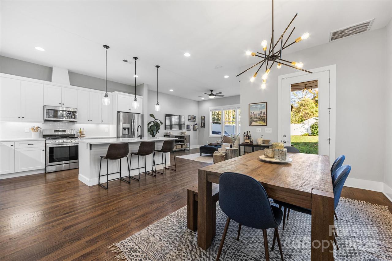 5207 Valley Stream Rd., Charlotte, NC 28209