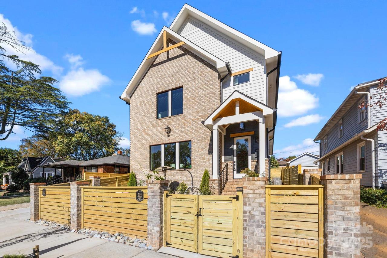 2119 Lombardy Cir., Charlotte, NC 28203