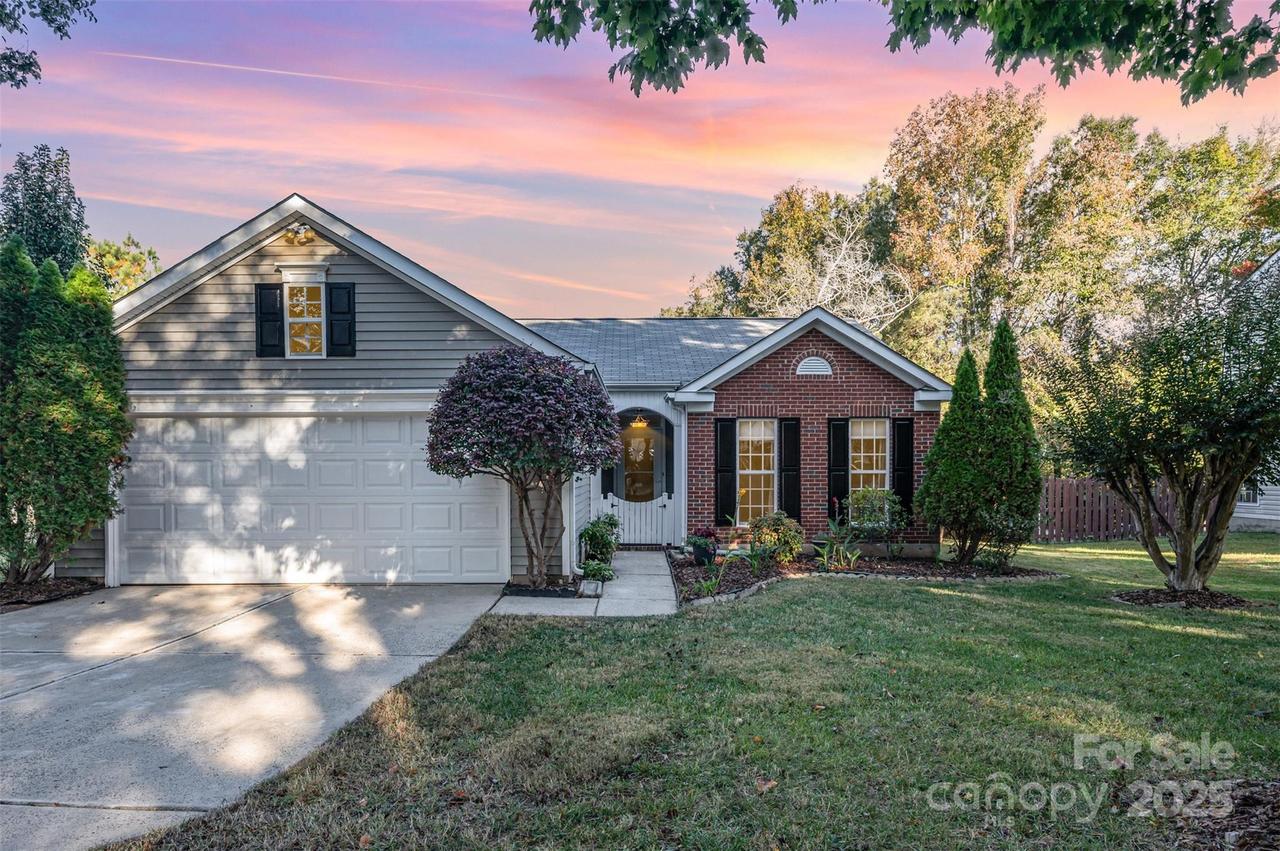 1603 Oakdale Green Dr., Charlotte, NC 28216