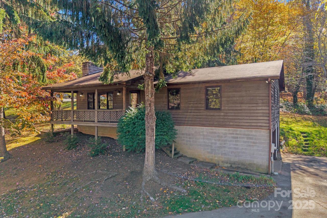 5 Smith Allen Tr., Candler, NC 28715