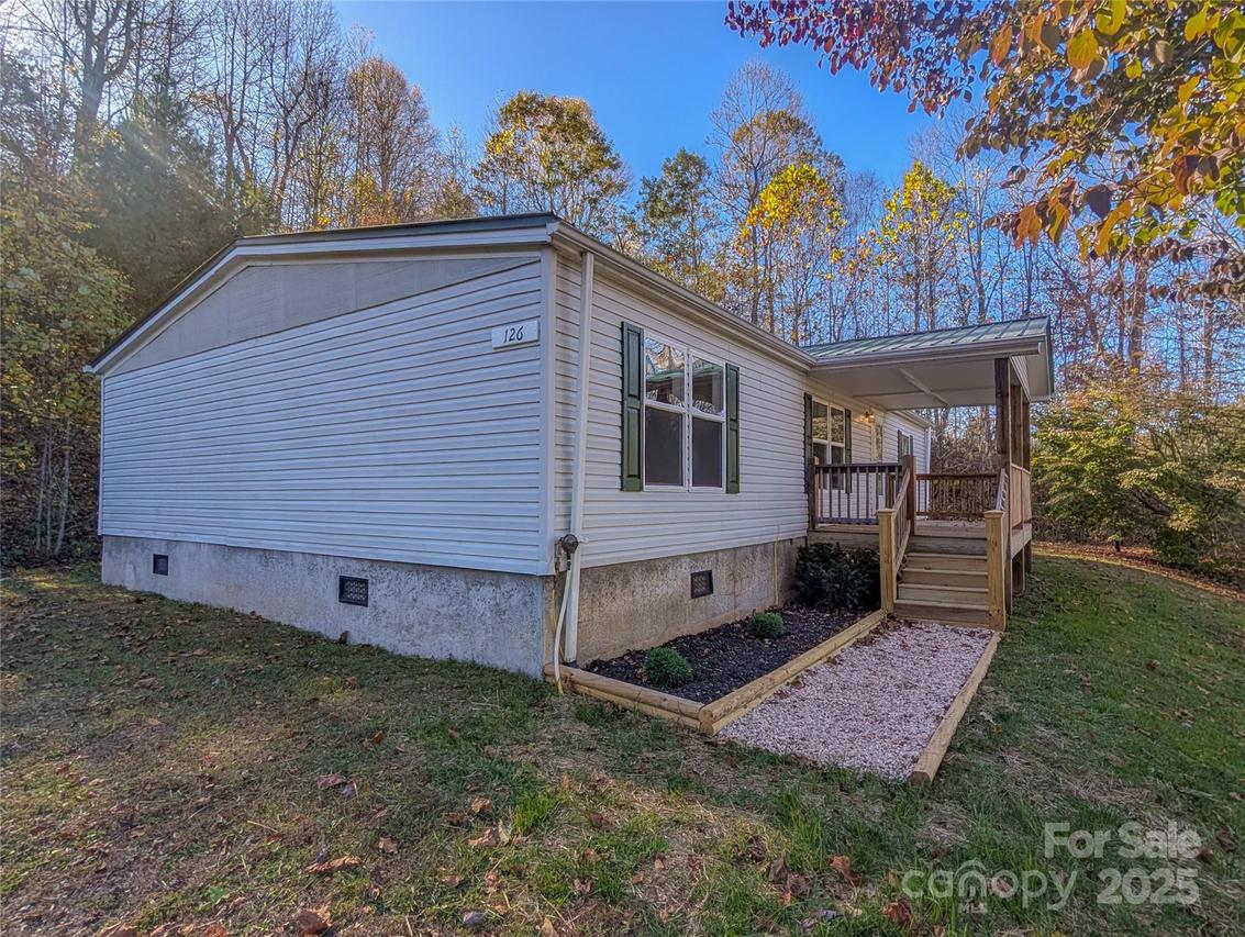 126 Juniper Dr., Burnsville, NC 28714