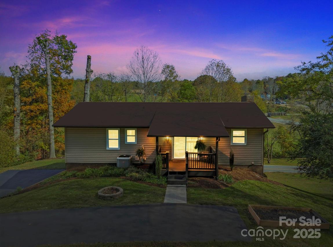 28 Timber Ln., Asheville, NC 28806