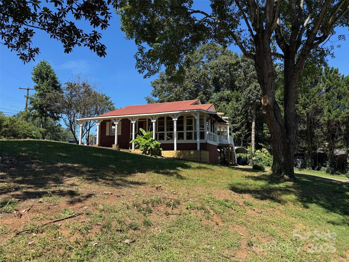 1234 11th St., Hickory, NC 28601