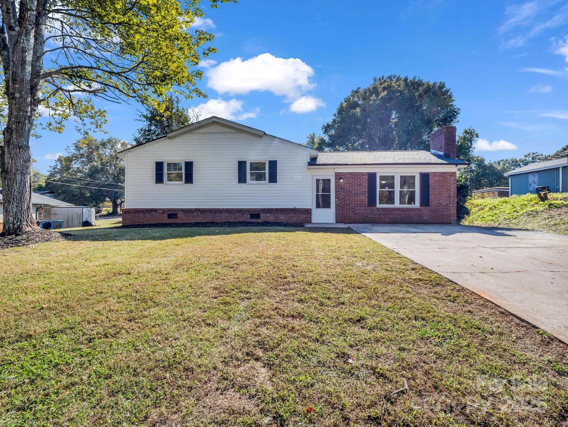 183 Caldwell St., Forest City, NC 28043