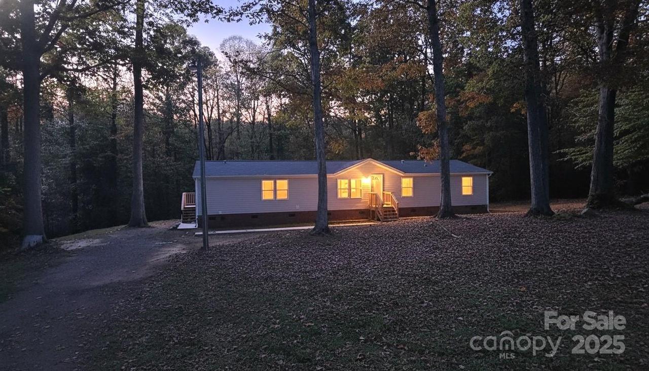 5050 Park Creek Dr., Mount Holly, NC 28120