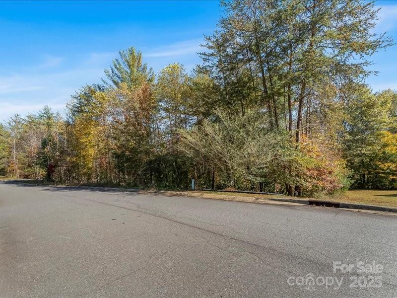 302 Winding Creek Dr., Morganton, NC 28655