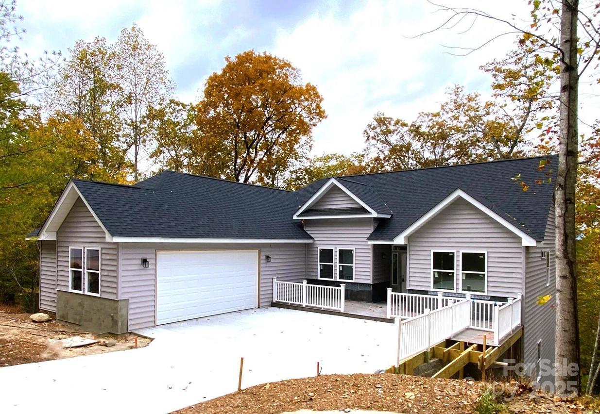 296 Carriage Summitt Way, Hendersonville, NC 28791