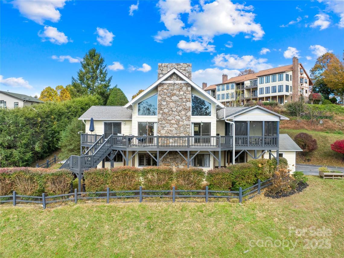 4305 Laurel Park Hwy., Hendersonville, NC 28739