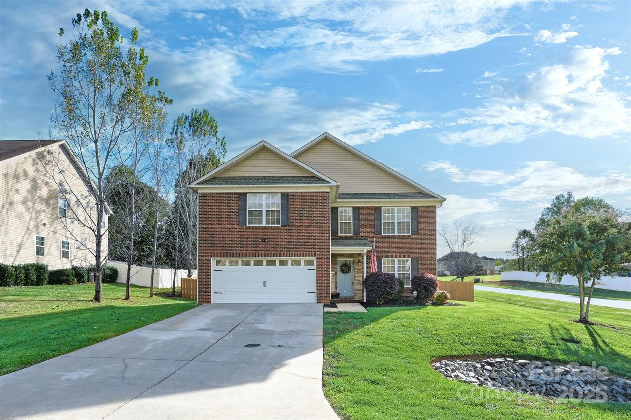 305 High Knoll Dr., Walkertown, NC 27051