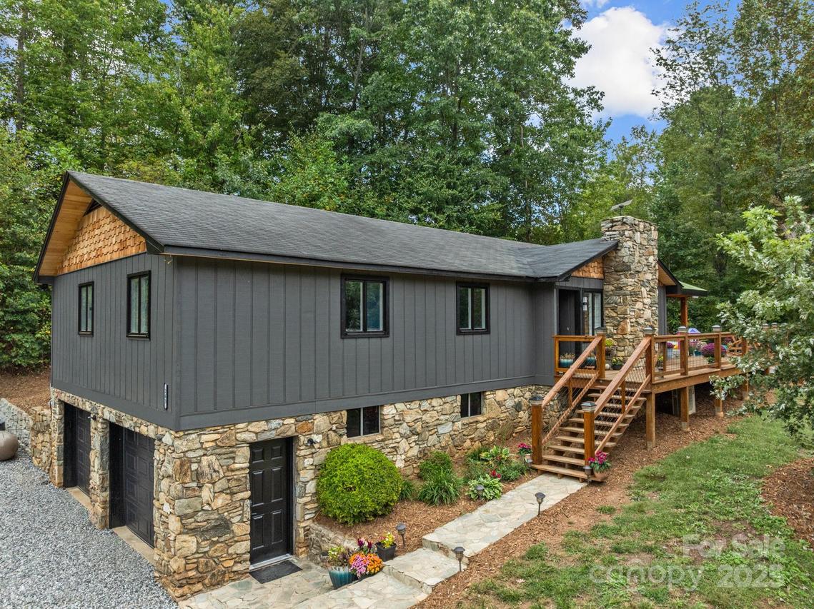 263 Morgan Branch Rd., Leicester, NC 28748