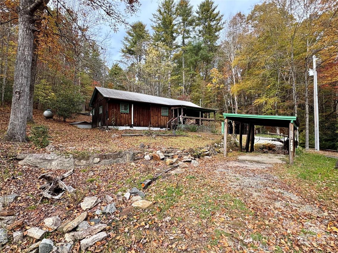 875 Carson Creek Rd., Brevard, NC 28712