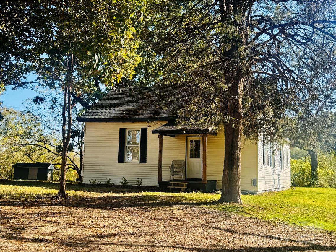 124 Smoke Stack Ln., Statesville, NC 28625