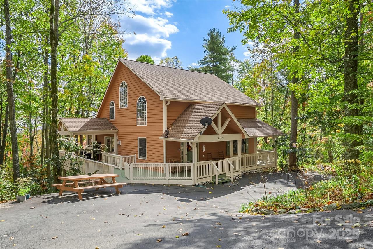 6151 Hemlock Ln., Newland, NC 28657
