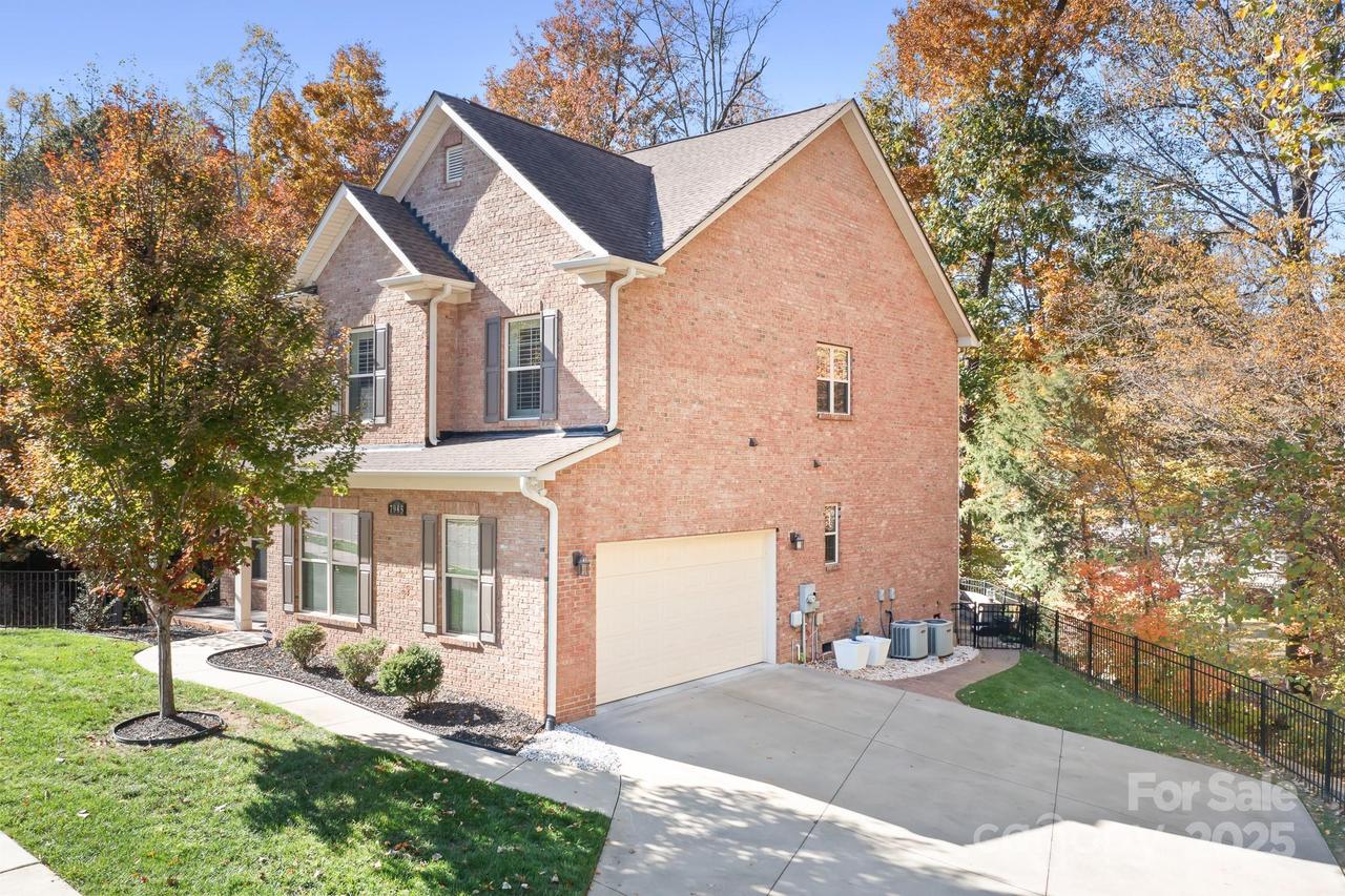 7945 Rolling Creek Ct., Charlotte, NC 28270