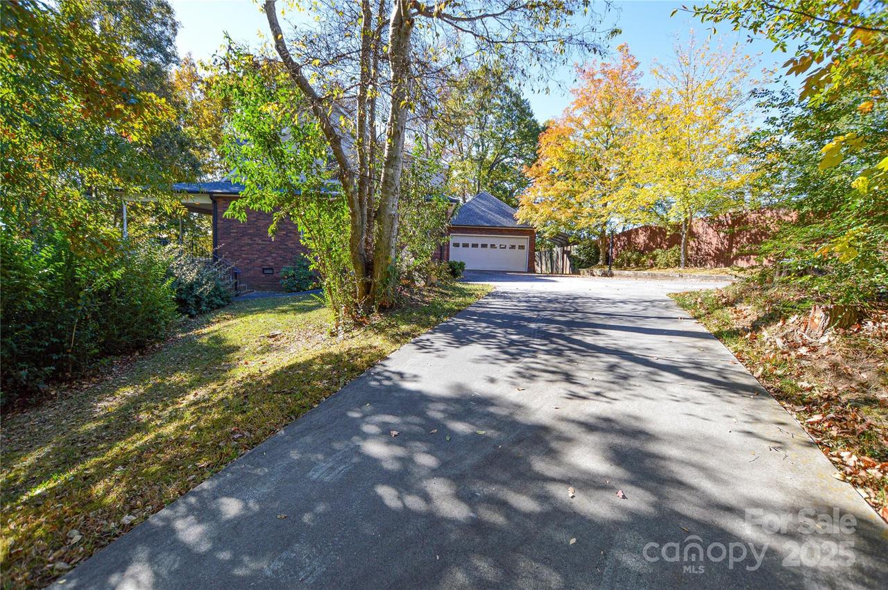 785 Rothmoor Dr., Concord, NC 28025