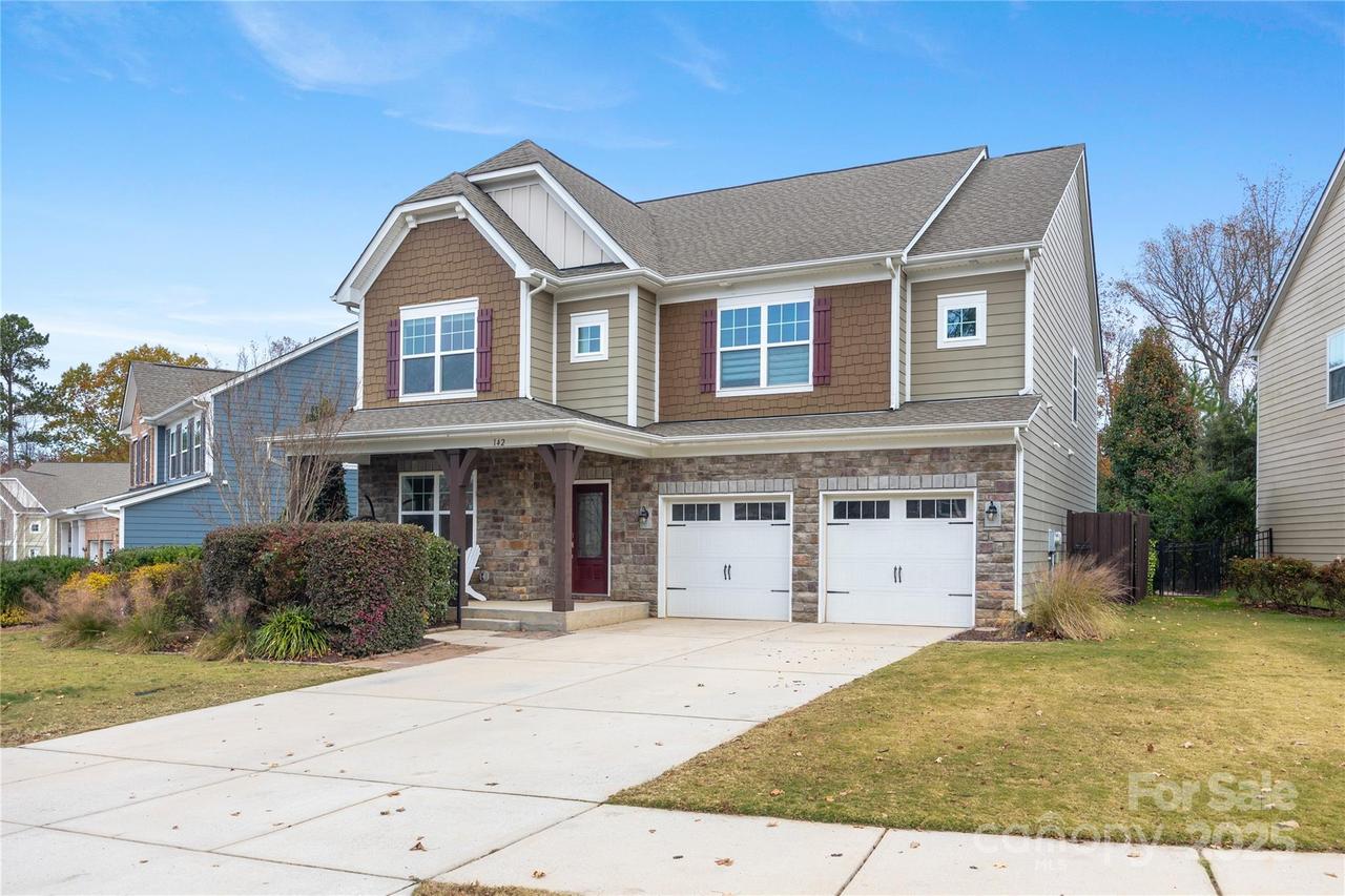 142 Cherry Bark Dr., Mooresville, NC 28117
