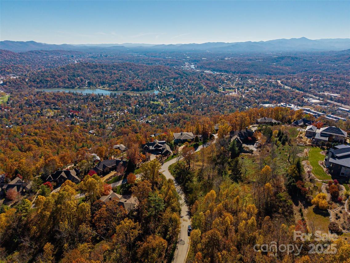43 Summit Tower Cir., Asheville, NC 28804