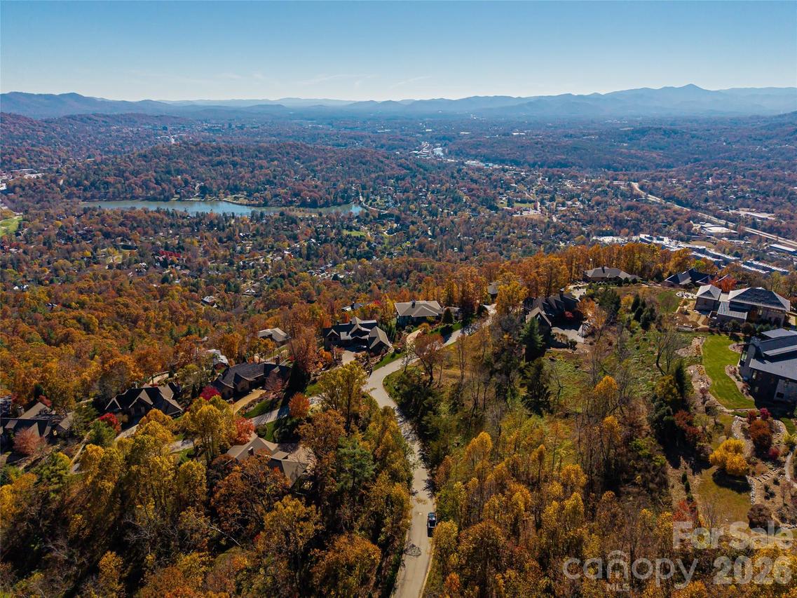 43 Summit Tower Cir., Asheville, NC 28804