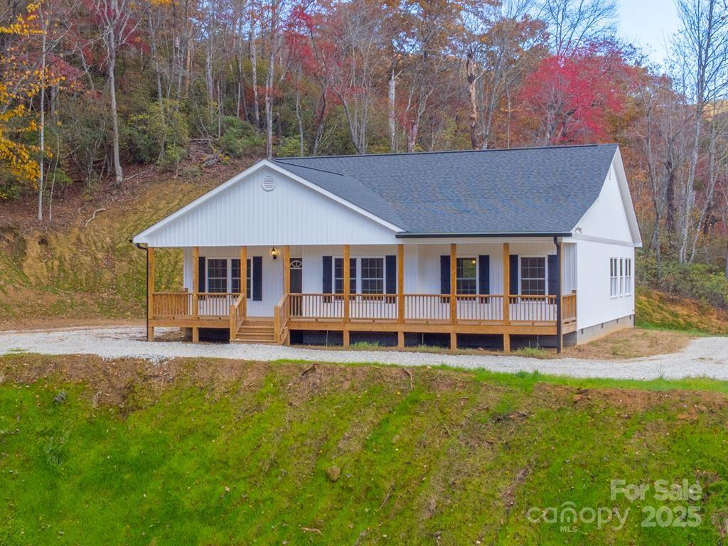 679 Firefly Rd., Whittier, NC 28789