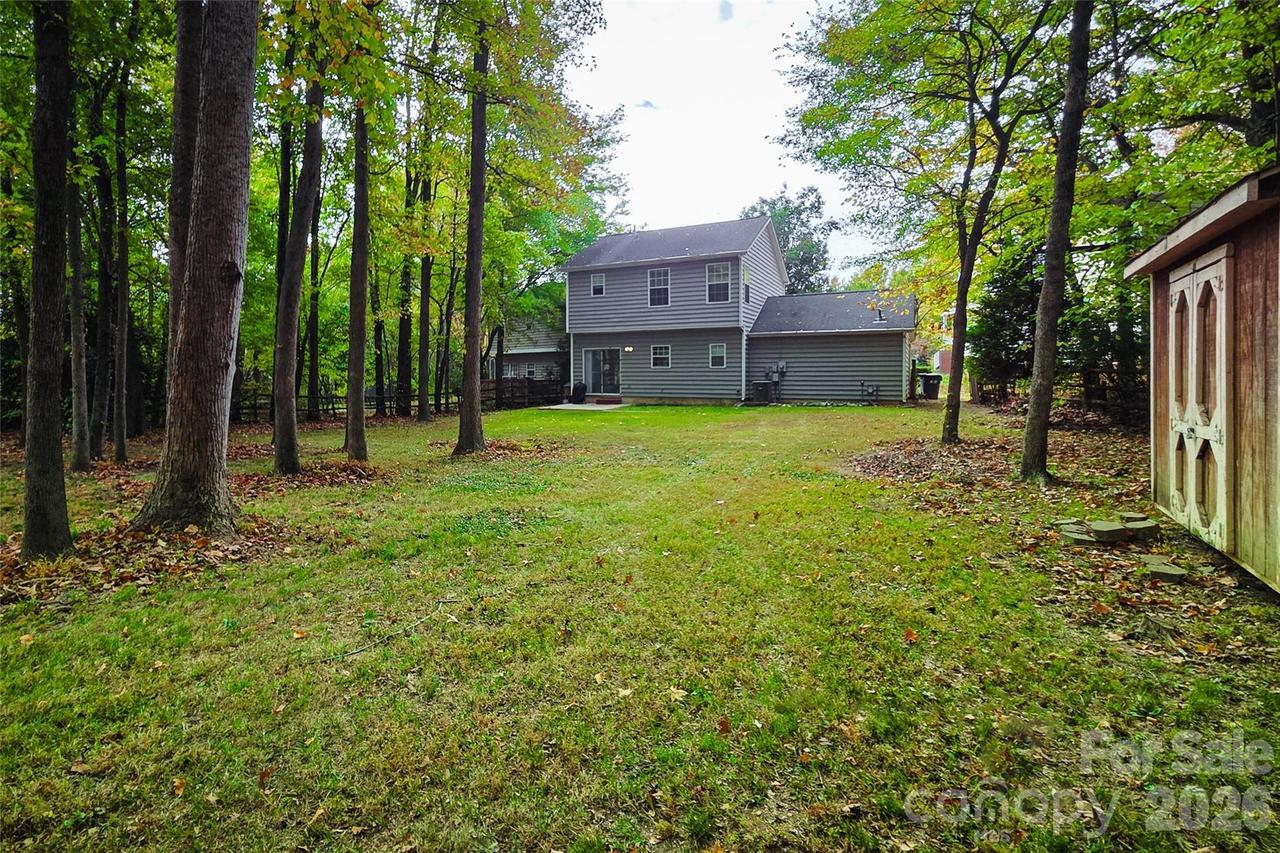 9201 Rotherham Ln., Charlotte, NC 28216