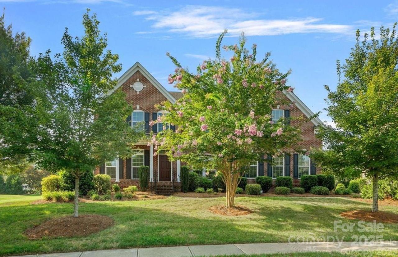 8524 Penton Pl., Harrisburg, NC 28075