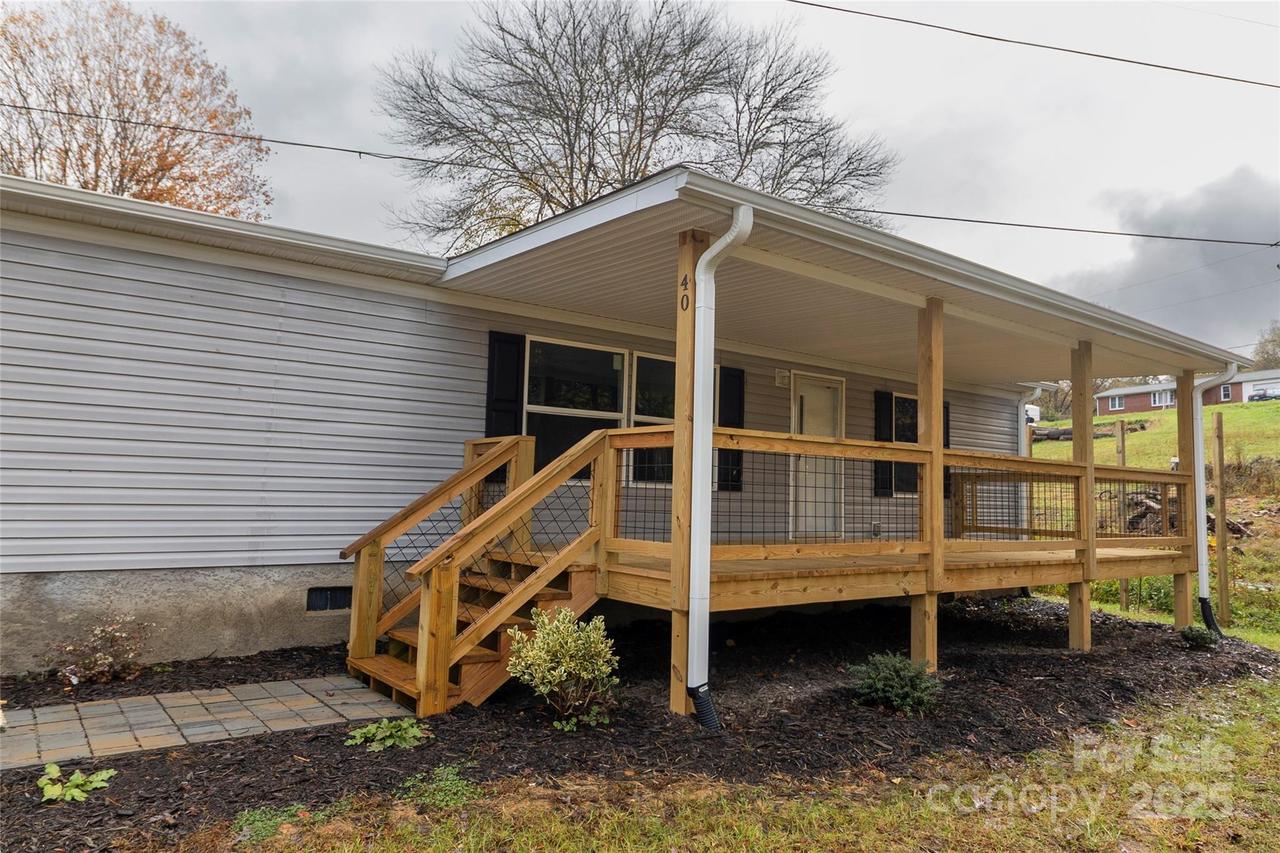 40 Champion Ln., Sylva, NC 28779