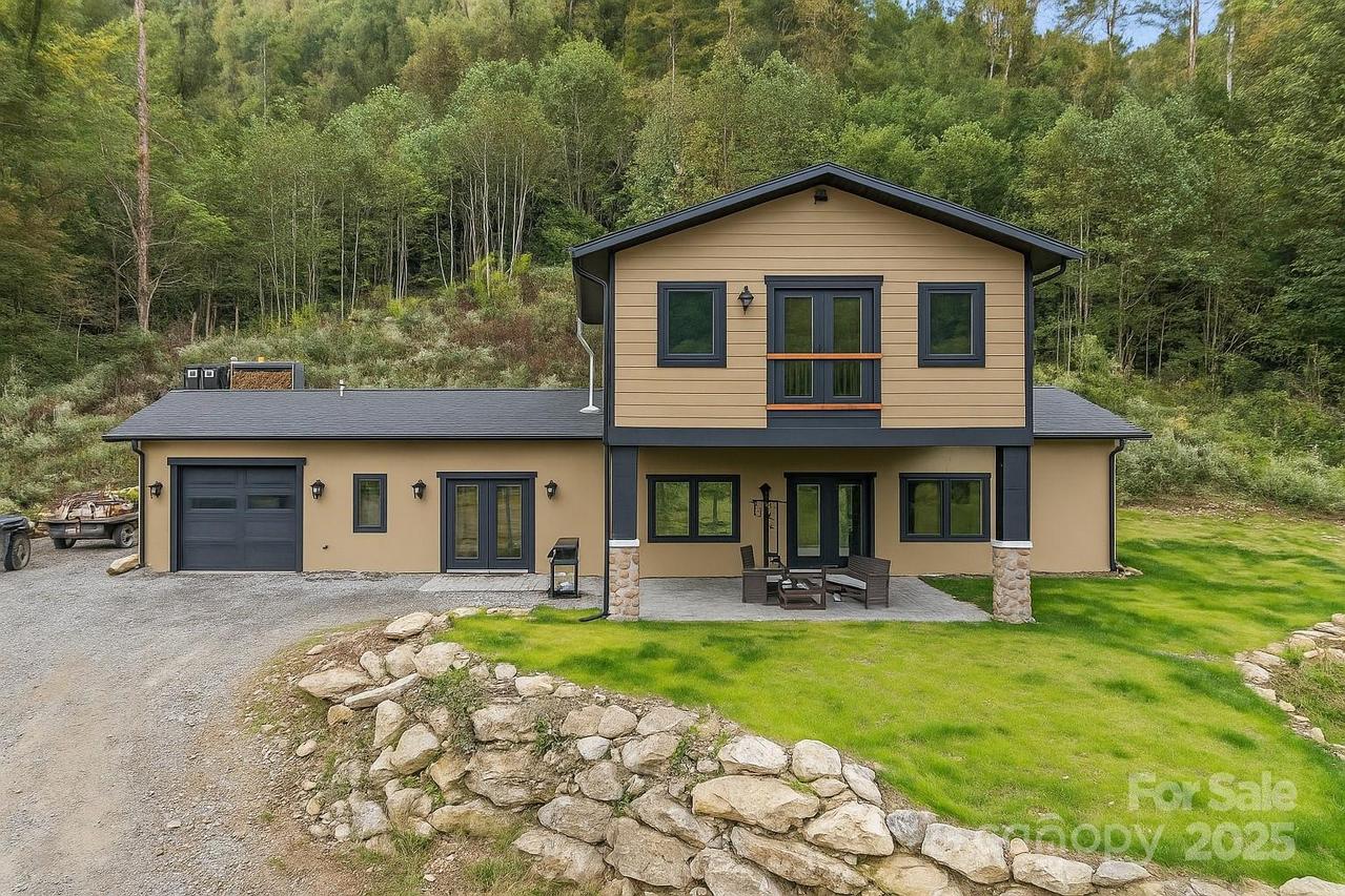 945 Roaring Fork Rd., Hot Springs, NC 28743