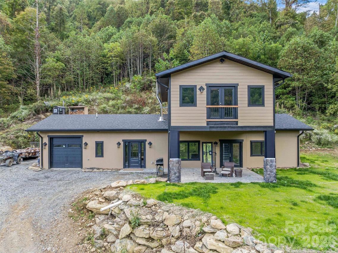 945 Roaring Fork Rd., Hot Springs, NC 28743