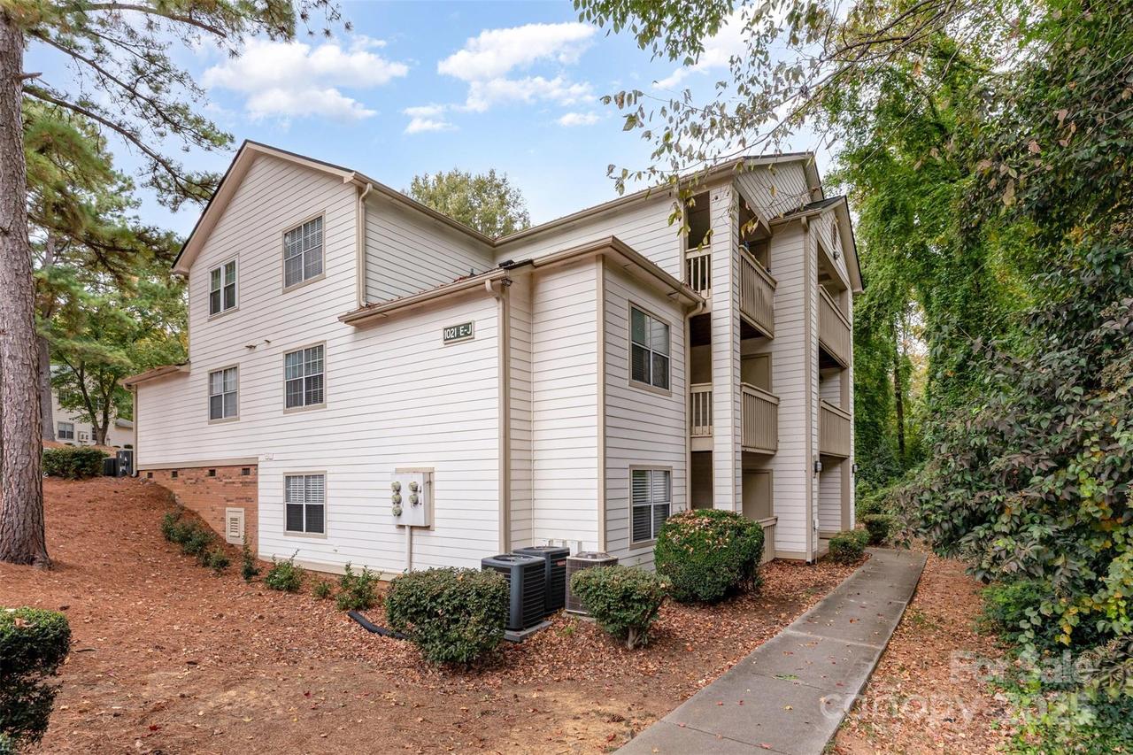 1021 Churchill Downs Ct. #G, Charlotte, NC 28211