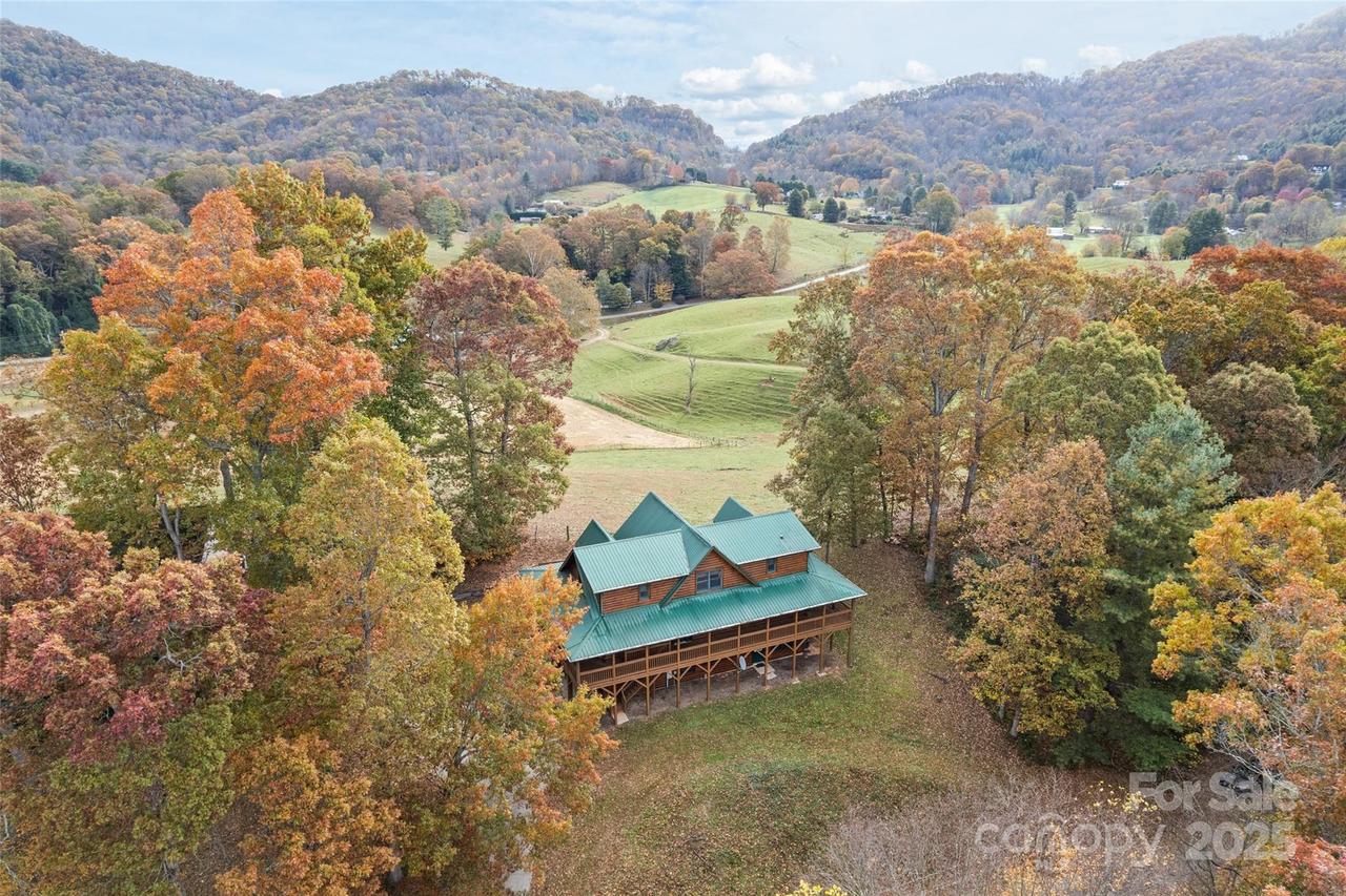 207 Longridge Ln., Waynesville, NC 28785