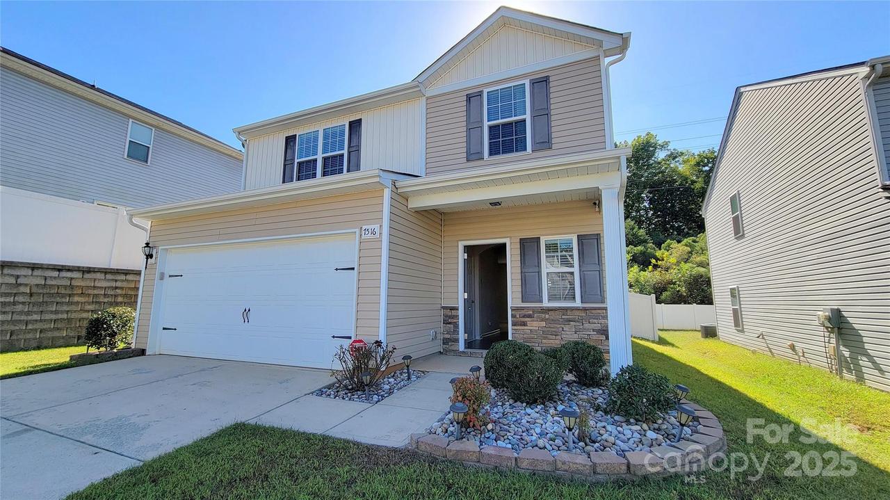 7516 Mockernut Dr., Charlotte, NC 28215